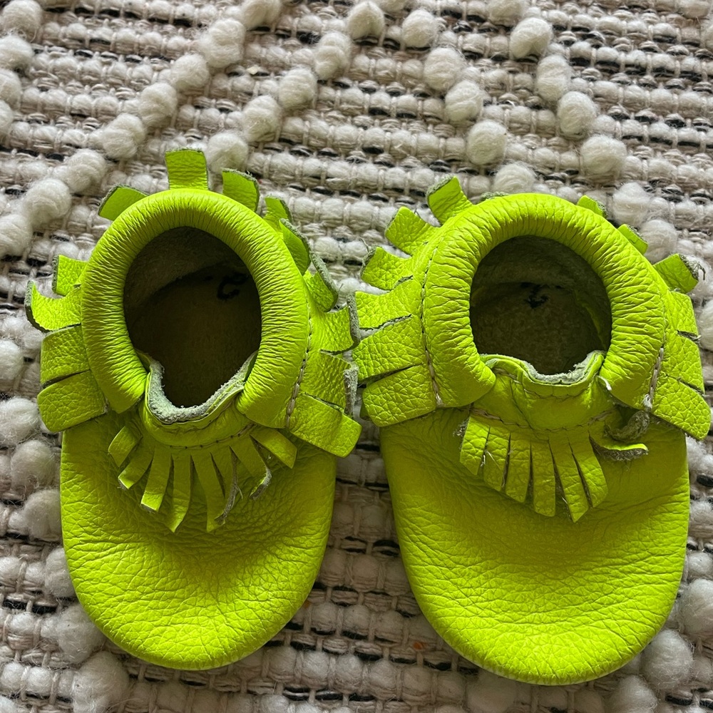 Freshly Picked Mocs - Fluorescent Yellow - size 2